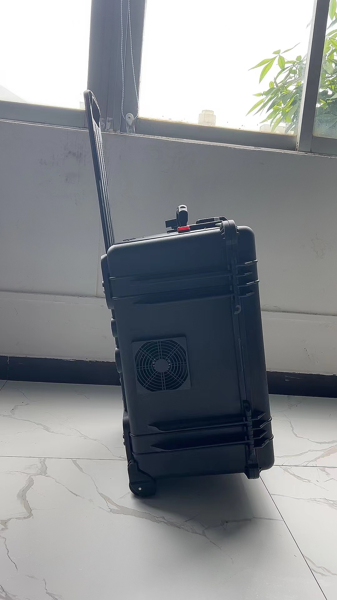 大名手拉箱型移动通信干扰器